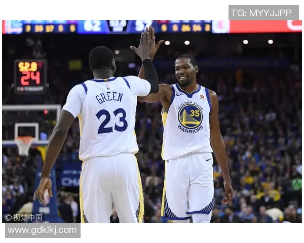 骑士与勇士实力全面对比分析谁将主宰未来赛季篮球格局